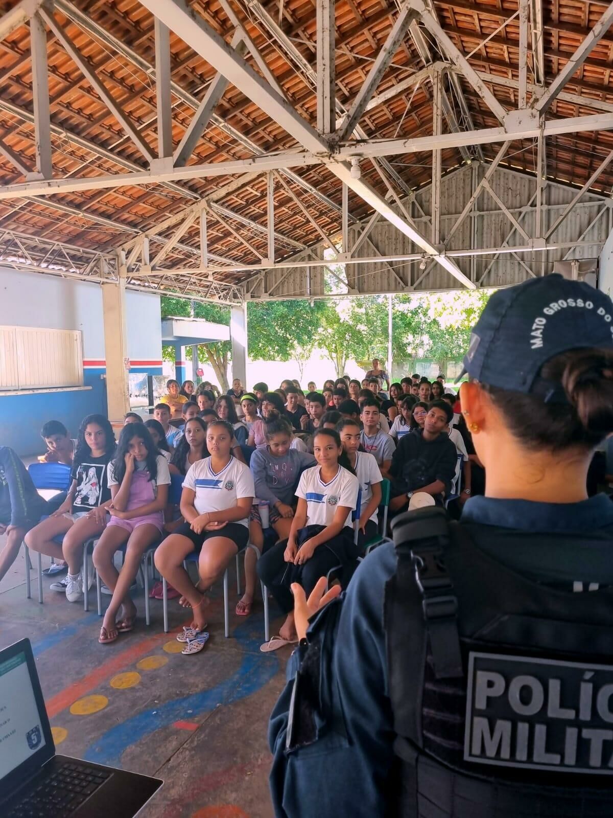 Imagem de compartilhamento para o artigo Polícia Militar promove palestra sobre violência doméstica na Escola Municipal Willian Tavares em Coxim da MS Todo dia